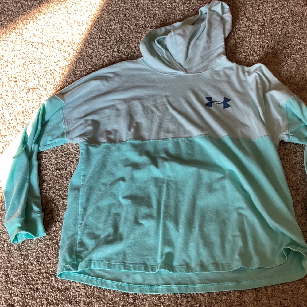 Under Armour two tone teal and Teal T-shirt with Hood